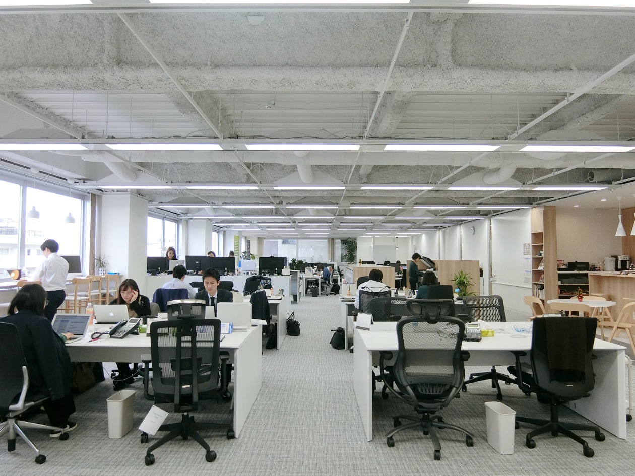オフィスの天井を抜いてスケルトンにするメリット デメリットは 解体費用はどのくらいかかる Officee Magazine
